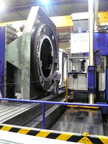 Rundtisch (35 to) bei der mechanischen Bearbeitung